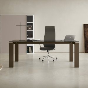 Bureau de direction GO de Colombini Office avec supports en mélaminé