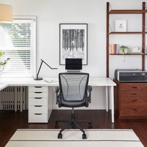 L’assise garnie du World LM habillée d’un tissu Autumn de Kvadrat