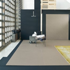 Texture Déchirer Neutral de Patricia Urquiola