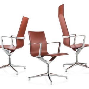 Nappe de cuir tendue du Kuna Chair