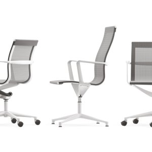 Chapeau en zamak chromé sur une roulette de la Una Chair