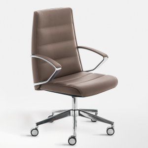 Dossier et assise lisses d’un fauteuil de direction Klivia