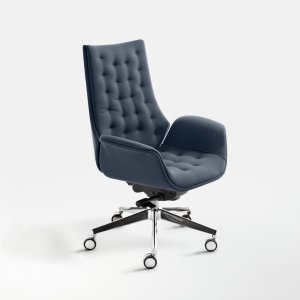Bureau de direction équipé de fauteuils Kriteria