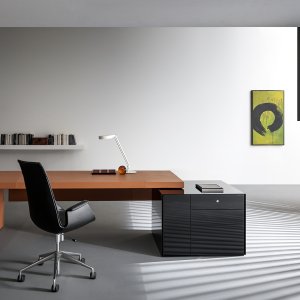 Bureau Kyo au plateau et pied gainés de cuir noir