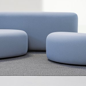 Pouf small Lisse de LaCividina photographié seul, contour ovale irrégulier