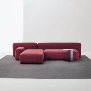 Fauteuil Suiseki de LaCividina dans un espace d'attente