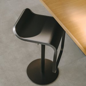 Finition galvanique bleue du tabouret LEM