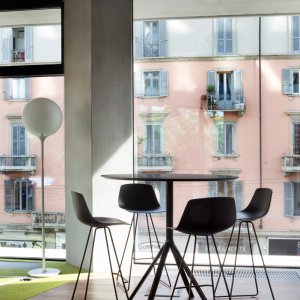 Chaise pivotante Miunn sur base étoile