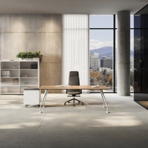 Bureau design Énosi Las Mobili avec plateau en verre laqué Blanc Extra et pieds coniques chromés