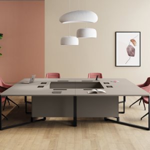Table de réunion I-Meet de Las Mobili avec plateau en verre noir rétrolaqué et pieds chromés