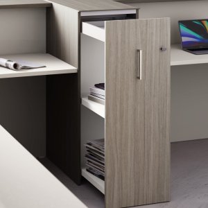 Banque d'accueil Nice de Las Mobili avec bandeaux rétroéclairés LED et profils chrome satiné