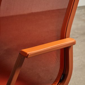 Insert latéral en cuir sur la résille du Nulite