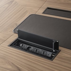 Détail du cuir contre le bois