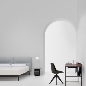 Plateau Fenix noir mat sur un bureau 20.Venti