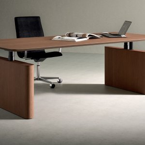 Bureau moderne Otto de Martex aux angles arrondis