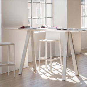 Pied chevalet en tube d'acier 80×40 mm de la table Pedrali Arki-Table