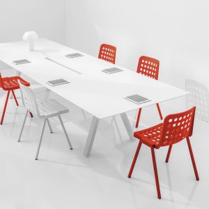 Salle de réunion avec une Arki-Table 300×120 et ses chaises