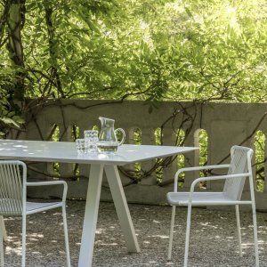Petite Arki-Table ARKW5/2 carrée à pieds en chêne
