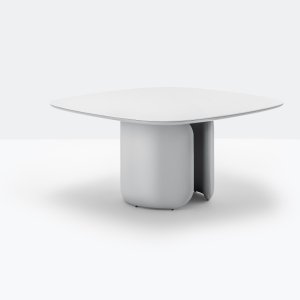 Salle de réunion avec fauteuils Elinor autour de la table Elinor