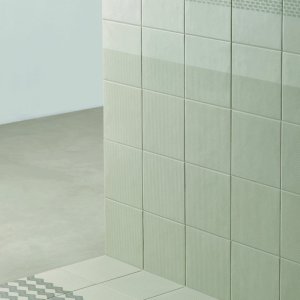 Motif Grainy Black de Tape Mutina sur base noire