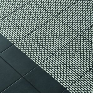 Motif Mesh Blue de la collection Tape en grès émaillé