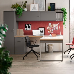 Passe-câble type Q en finition plateau sur une table Pigreco