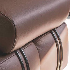 Accoudoir généreux du canapé Qubik de Flexteam