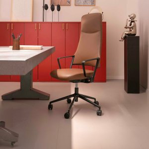 Fauteuils de direction Aventador autour d'une table