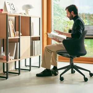Levier de réglage de hauteur gris basalte sous l’assise du se:flair