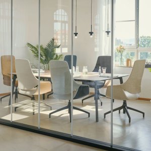 se:mission avec piètement en aluminium poli