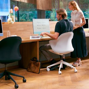Sedus se:flair sur piètement cinq branches à roulettes dans un bureau à domicile