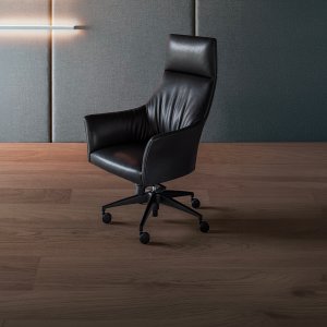 Assise à 40 cm du fauteuil Sella