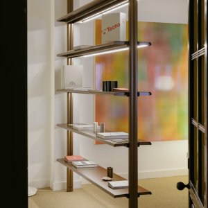 Bibliotheque Cosmos sol-plafond avec eclairage sous tablette