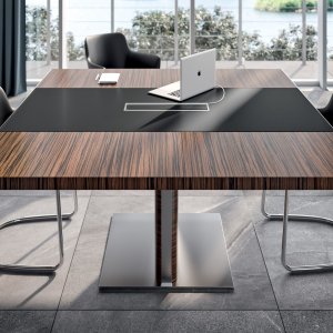 Jupe plaquée en option sur le bureau X10