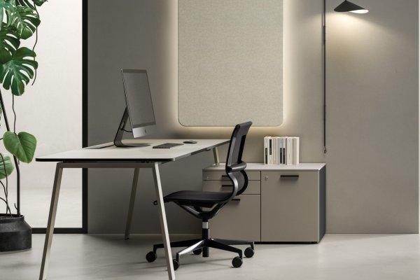 Hauteur de bureau : ce que fixe la norme, ce que déconseille l'INRS