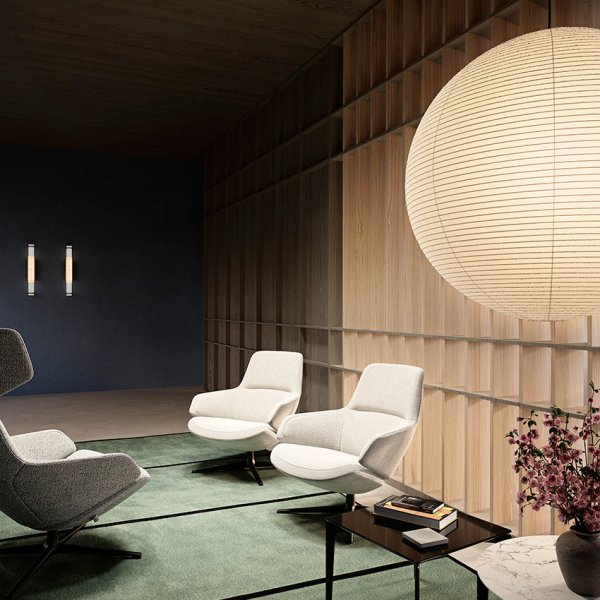 Lounge d'entreprise avec fauteuils et assises design Arper