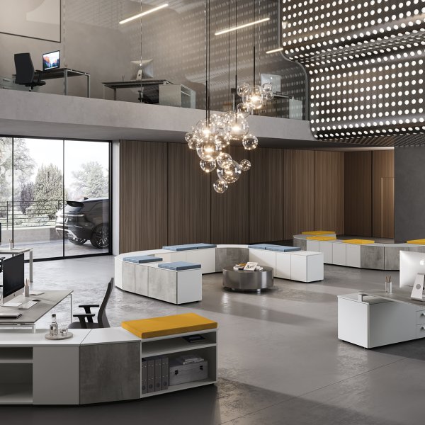 Banque d'accueil Colombini Office dans un hall d'entreprise lumineux