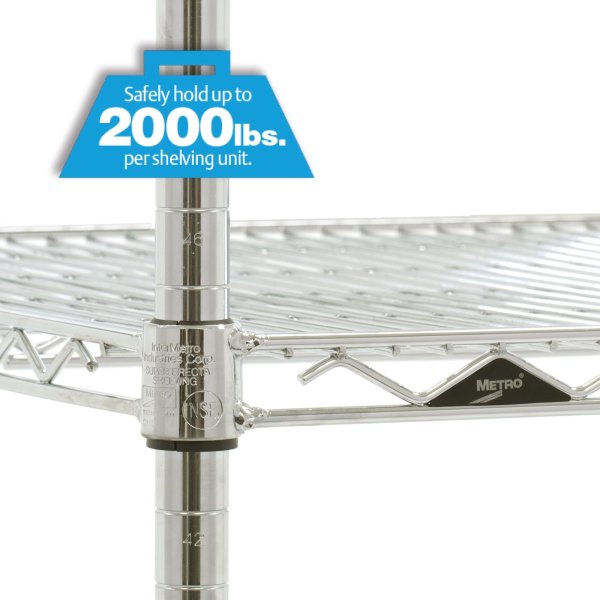 Rayonnage Metro en fil d'acier chromé à tablettes réglables dans une agence d'architecture